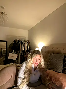 blissdimicco online show from November 13, 6:18 pm