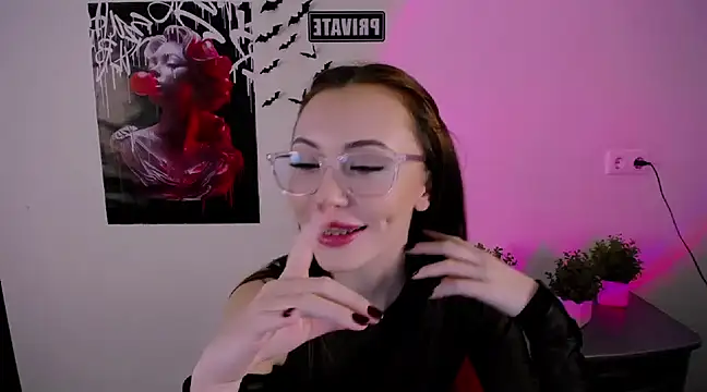 Nikonara Love online show from March 8, 3:02 pm