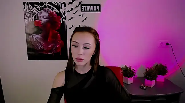 Nikonara Love online show from March 8, 6:05 pm