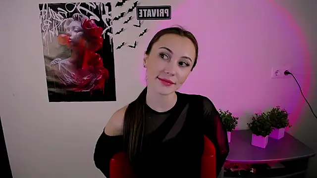 Nikonara Love online show from March 18, 3:31 pm