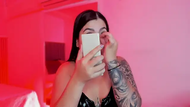 bonnieAn online show from April 9, 11:15 am