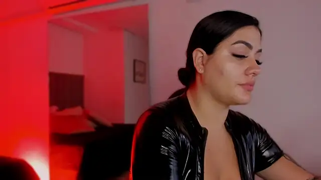 bonnieAn online show from April 22, 11:23 am