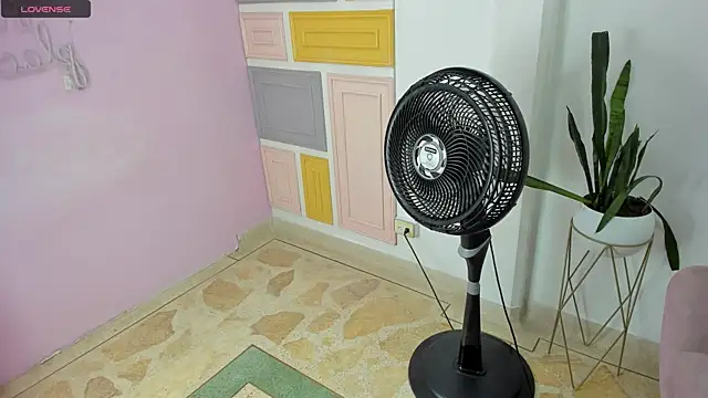 Snapshot of Mara_Torres1 chatting on March 3, 8:11 pm Mara Torres1 online show from March 3, 8:11 pm