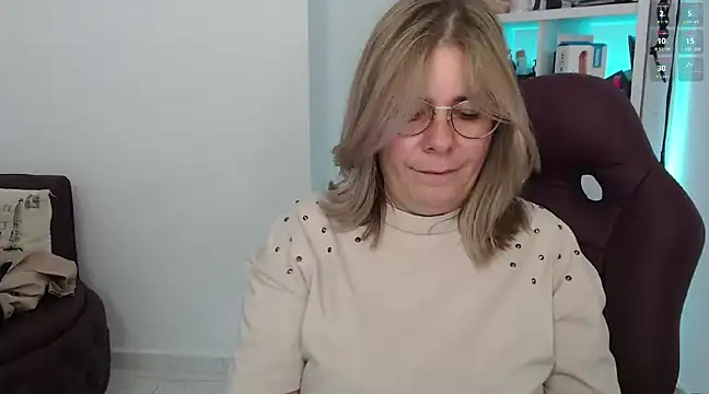 Snapshot of Frida_1982 chatting on February 23, 7:28 pm Frida 1982 online show from February 23, 7:28 pm