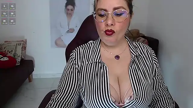 Snapshot of Frida_1982 chatting on February 28, 9:01 pm Frida 1982 online show from February 28, 9:01 pm