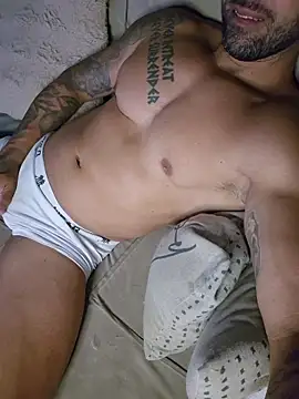 Snapshot of badbrown chatting on January 8, 2:14 am badbrown online show from January 8, 2:14 am