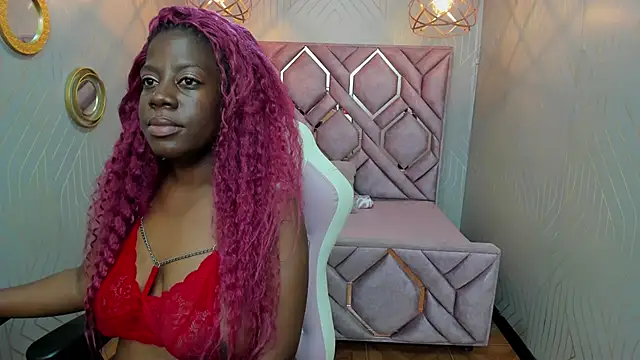 Snapshot of nefertiti_ebony chatting on February 20, 7:23 am nefertiti ebony online show from February 20, 7:23 am