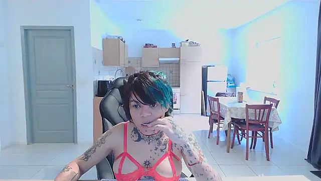 Snapshot of serena__vedette chatting on January 29, 2:21 pm serena vedette online show from January 29, 2:21 pm