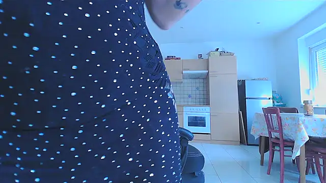 Snapshot of serena__vedette chatting on January 30, 2:25 pm serena vedette online show from January 30, 2:25 pm