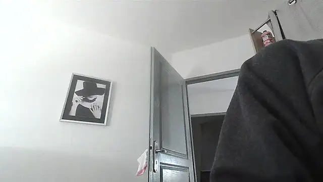 Snapshot of serena__vedette chatting on October 30, 1:34 pm serena vedette online show from October 30, 1:34 pm