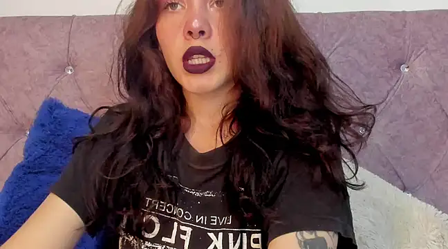 Snapshot of onix_bl4ck chatting on February 8, 8:32 pm onix bl4ck online show from February 8, 8:32 pm