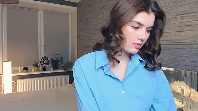 FloraDobb online show from February 8, 7:05 pm