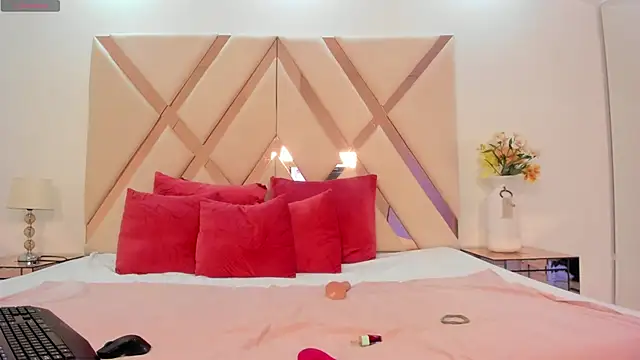 Snapshot of taliarussel chatting on March 5, 10:21 pm taliarussel online show from March 5, 10:21 pm