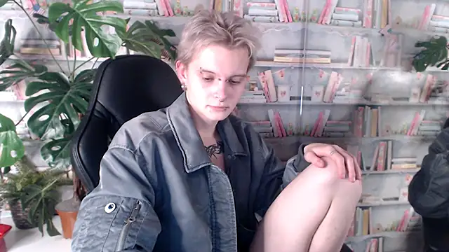 Snapshot of DemianEnglen chatting on March 15, 8:32 pm DemianEnglen online show from March 15, 8:32 pm