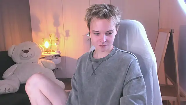 Snapshot of DemianEnglen chatting on September 13, 6:18 pm DemianEnglen online show from September 13, 6:18 pm