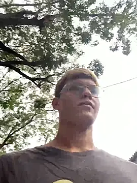 izan 20 online show from February 10, 2:48 pm