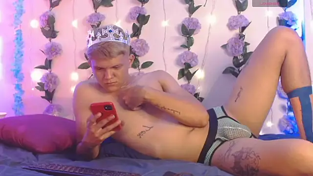 izan 20 online show from February 27, 9:48 pm