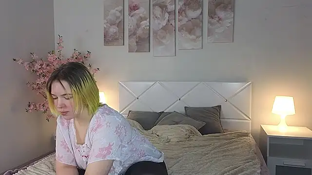 Manic pixie  online show from February 5, 11:02 am