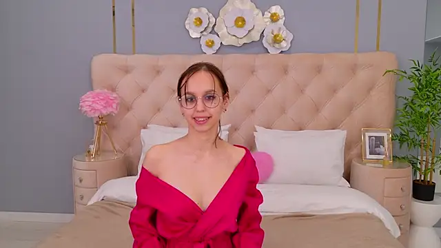 Snapshot of SandraTucker chatting on March 1, 9:18 am SandraTucker online show from March 1, 9:18 am