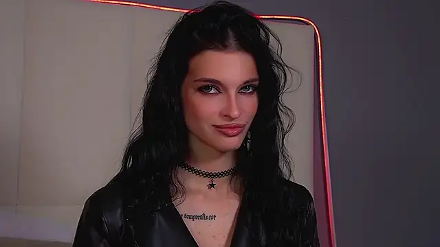 Snapshot of BeverlyMost chatting on November 5, 7:03 pm BeverlyMost online show from November 5, 7:03 pm