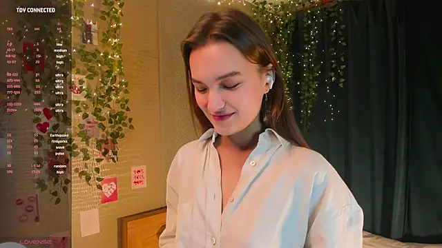 Snapshot of tempt_for_you chatting on March 12, 1:30 pm tempt for you online show from March 12, 1:30 pm