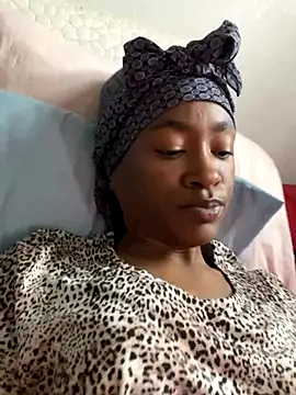 Meerawantsyou online show from November 3, 6:20 pm