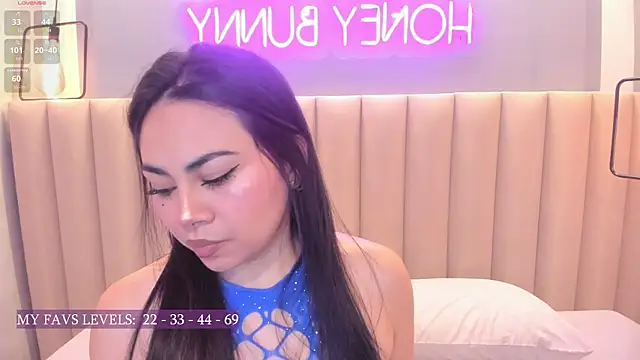 Naomymonroe  online show from October 2, 4:25 pm