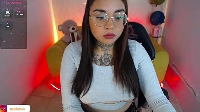 Snapshot of natyk_m chatting on January 30, 1:21 pm natyk m online show from January 30, 1:21 pm