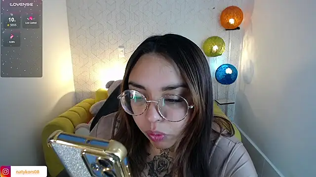 Snapshot of natyk_m chatting on February 11, 1:20 pm natyk m online show from February 11, 1:20 pm