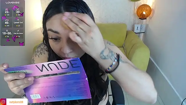 Snapshot of natyk_m chatting on February 18, 1:00 pm natyk m online show from February 18, 1:00 pm