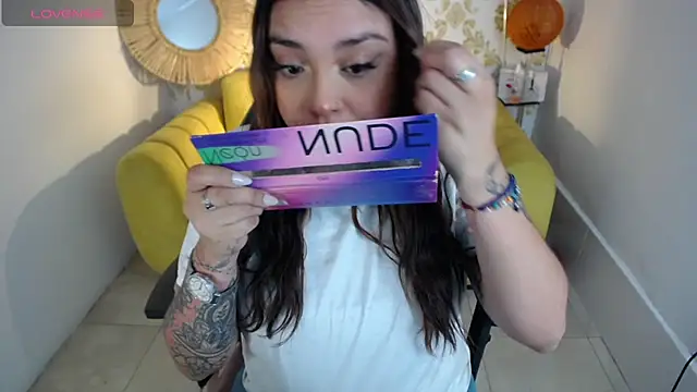 Snapshot of natyk_m chatting on March 13, 1:18 pm natyk m online show from March 13, 1:18 pm