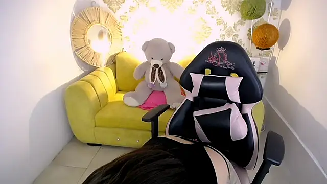 Snapshot of natyk_m chatting on March 20, 1:37 pm natyk m online show from March 20, 1:37 pm