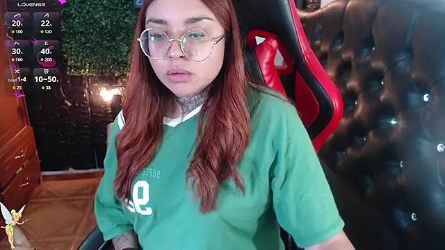 Snapshot of natyk_m chatting on October 13, 8:42 pm natyk m online show from October 13, 8:42 pm