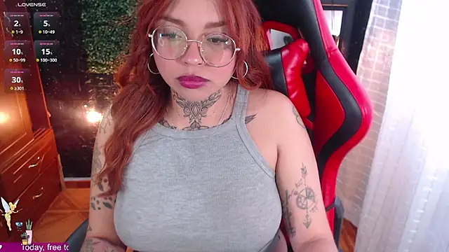 Snapshot of natyk_m chatting on November 13, 1:10 pm natyk m online show from November 13, 1:10 pm