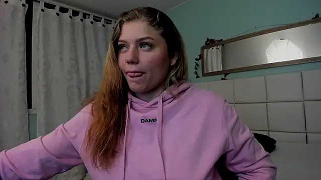 Snapshot of alaia_greyy chatting on March 8, 1:03 pm alaia greyy online show from March 8, 1:03 pm
