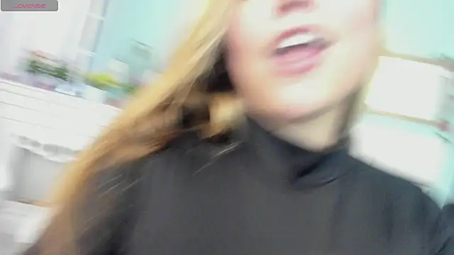 Snapshot of alaia_greyy chatting on March 14, 4:51 pm alaia greyy online show from March 14, 4:51 pm