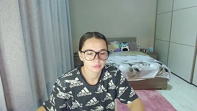 Snapshot of singletrouble chatting on October 11, 4:22 am singletrouble online show from October 11, 4:22 am