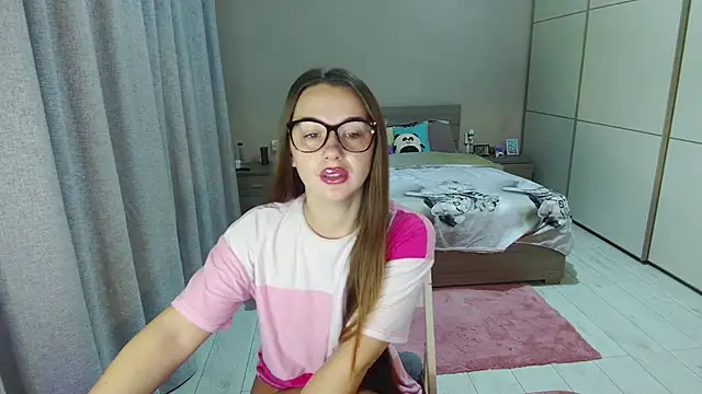 Snapshot of singletrouble chatting on October 18, 4:26 am singletrouble online show from October 18, 4:26 am