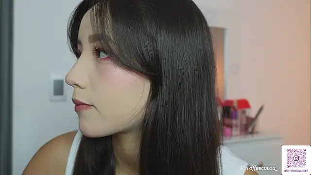 Snapshot of sophi_lii chatting on February 6, 12:37 am sophi lii online show from February 6, 12:37 am