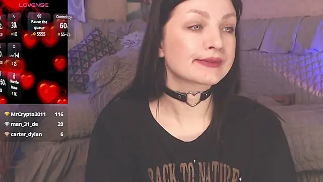Snapshot of BritneyBarker chatting on February 12, 5:05 am BritneyBarker online show from February 12, 5:05 am