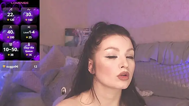 Snapshot of BritneyBarker chatting on February 16, 5:26 am BritneyBarker online show from February 16, 5:26 am
