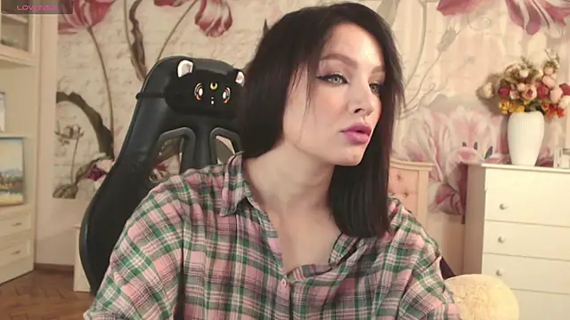 Snapshot of BritneyBarker chatting on September 14, 9:03 pm BritneyBarker online show from September 14, 9:03 pm