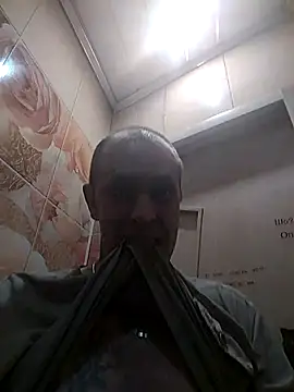 MaxDevilWhite online show from October 17, 10:40 am