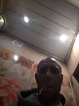 Snapshot of MaxDevilWhite chatting on November 8, 6:24 am MaxDevilWhite online show from November 8, 6:24 am