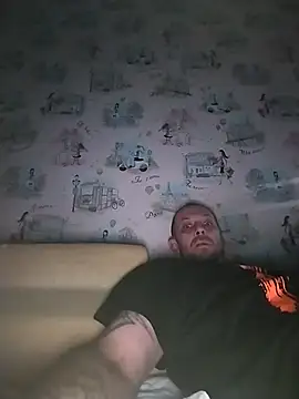 Snapshot of MaxDevilWhite chatting on December 19, 7:32 pm MaxDevilWhite online show from December 19, 7:32 pm