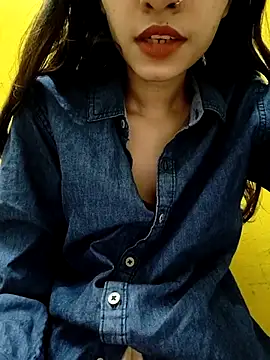 Snapshot of cute_IndianBabe chatting on March 16, 1:59 am cute IndianBabe online show from March 16, 1:59 am