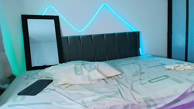 Snapshot of gisell363472 chatting on November 14, 1:26 am gisell363472 online show from November 14, 1:26 am