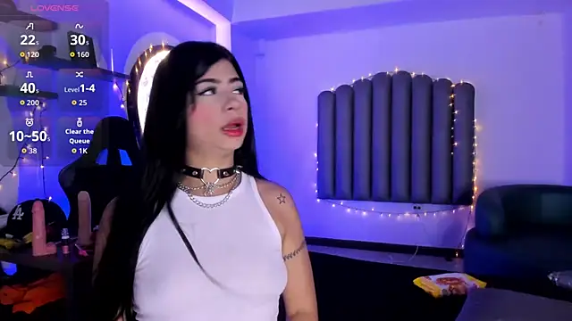 Snapshot of Martshall09 chatting on December 15, 8:57 pm Martshall09 online show from December 15, 8:57 pm