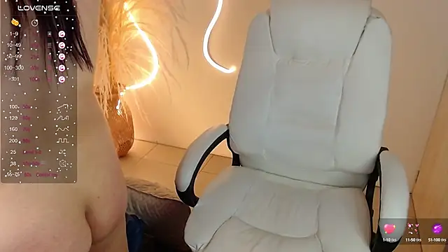 Snapshot of Sofi_BBW chatting on March 15, 6:43 pm Sofi BBW online show from March 15, 6:43 pm