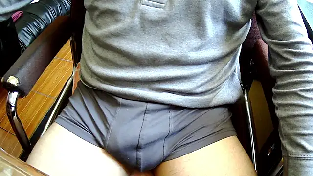 Snapshot of Andre16c chatting on September 10, 2:28 pm Andre16c online show from September 10, 2:28 pm